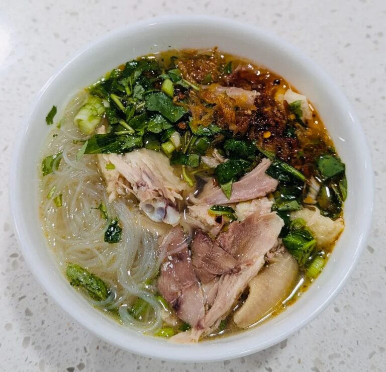 Miến Gà (Chicken Rice Noodles)